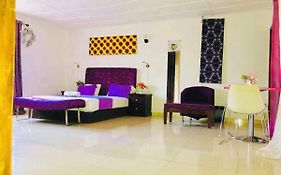 Zunox Guest House